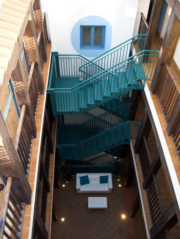 Cats Chill Out Hostel Madrid Exterior photo
